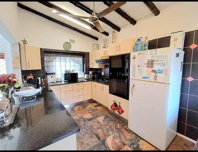 6 BEDROOM HOUSE FOR SALE IN ERASMIA